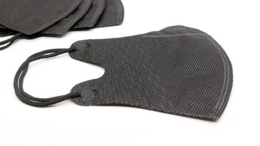 Siyah ördek maskeleri, COVID-19 döneminde çok rağbet gören maskeler..