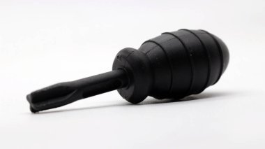 Siyah tornavidayı izole et