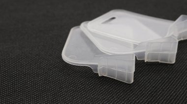 Buzdolabı disk bölümü siyah arkaplanlı