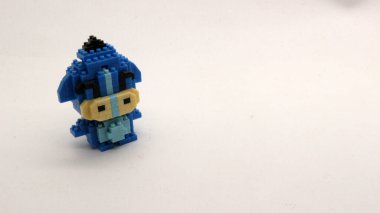 Örümcek Adam, köpekbalığı, vatoz ve keçi şeklinde şirin çocuk lego oyuncakları..