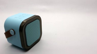 Mavi kablosuz bluetooth hoparlör mini taşınabilir