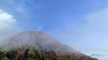 Bromo Dağı 'nın ve Endonezya' nın doğu Java bölgesinin güzel manzarası