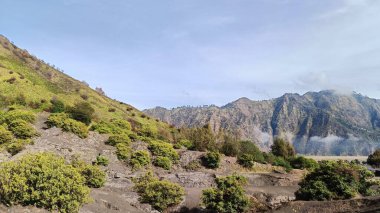 Bromo Dağı 'nın ve Endonezya' nın doğu Java bölgesinin güzel manzarası