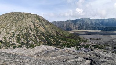 Bromo Dağı 'nın ve Endonezya' nın doğu Java bölgesinin güzel manzarası