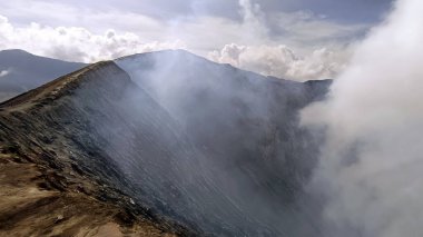 Bromo Dağı 'nın ve Endonezya' nın doğu Java bölgesinin güzel manzarası