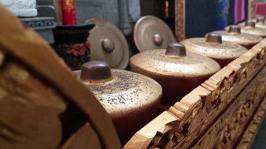 Geleneksel Cava müzik enstrümanları olan Gamelan, Endonezya