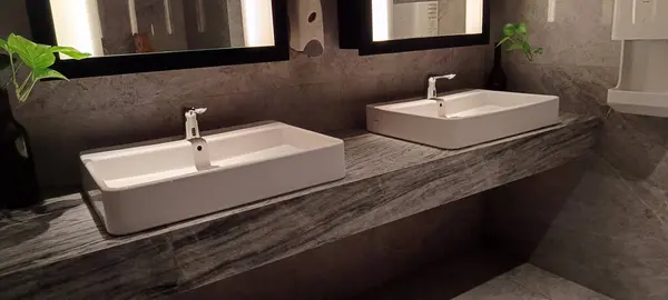 Tuvalette lavabo temiz.