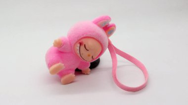 Labubu anahtarlık şirin pembe beyaz arka planda izole