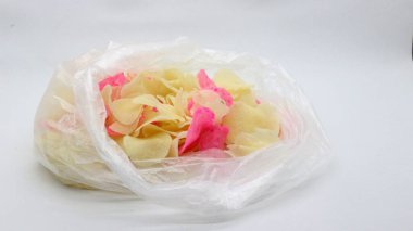 Renkli çiğ manyok krakerleri, Endonezya 'dan yiyecekler.