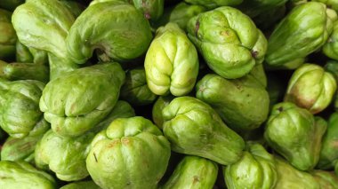 Taze Chayote sebzeleri yeni toplanmış gibi..