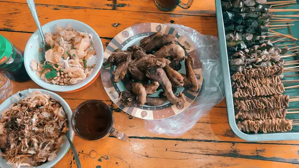 Tavuklu yulaf lapası ve satay.