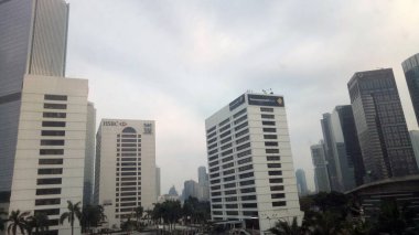 20 Eylül 2024, Jakarta 'daki yüksek ve görkemli binaların güzel manzarası