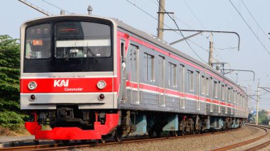 28 Mart 2025, Endonezya Demiryolu 'nun ön görünümü veya halk arasında KRL olarak bilinir.