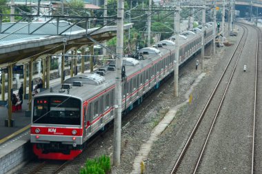 28 Mart 2025, Endonezya Demiryolu 'nun ön görünümü veya halk arasında KRL olarak bilinir.