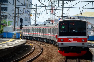 28 Mart 2025, Endonezya Demiryolu 'nun ön görünümü veya halk arasında KRL olarak bilinir.