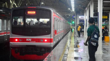 12 Mart 2025, Endonezya Demiryolu 'nun ön görünümü veya halk arasında KRL olarak bilinir.
