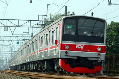 12 Mart 2025, Endonezya Demiryolu 'nun ön görünümü veya halk arasında KRL olarak bilinir.