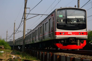 12 Mart 2025, Endonezya Demiryolu 'nun ön görünümü veya halk arasında KRL olarak bilinir.