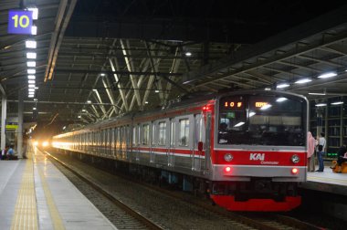 15 Mart 2025, Endonezya Demiryolu 'nun ön görünümü veya halk arasında KRL olarak bilinir.