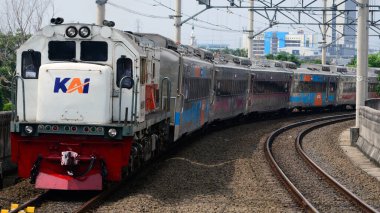 02 Mart 2025, Endonezya uzun mesafe treni ya da yaygın olarak bilinen adıyla KAJJ