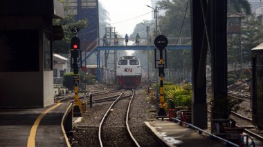 02 Mart 2025, Endonezya uzun mesafe treni ya da yaygın olarak bilinen adıyla KAJJ