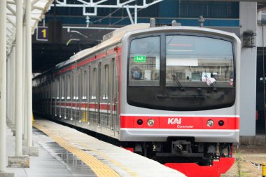 02 Mart 2025, Endonezya Demiryolu 'nun ön görünümü veya halk arasında KRL olarak bilinir.