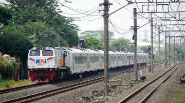 02 Mart 2025, Endonezya uzun mesafe treni ya da yaygın olarak bilinen adıyla KAJJ