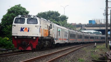 02 Mart 2025, Endonezya uzun mesafe treni ya da yaygın olarak bilinen adıyla KAJJ