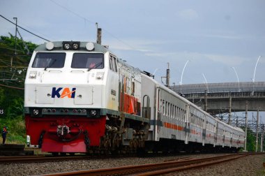 02 Mart 2025, Endonezya uzun mesafe treni ya da yaygın olarak bilinen adıyla KAJJ