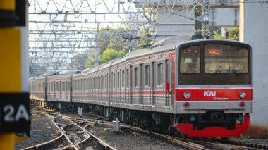 04 Mart 2025, Endonezya Demiryolu 'nun ön görünümü veya halk arasında KRL olarak bilinir.