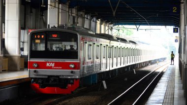 04 Mart 2025, Endonezya Demiryolu 'nun ön görünümü veya halk arasında KRL olarak bilinir.