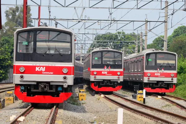 28 Mart 2025, Endonezya Demiryolu 'nun ön görünümü veya halk arasında KRL olarak bilinir.
