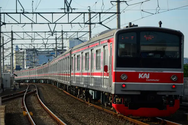 15 Mart 2025, Endonezya Demiryolu 'nun ön görünümü veya halk arasında KRL olarak bilinir.