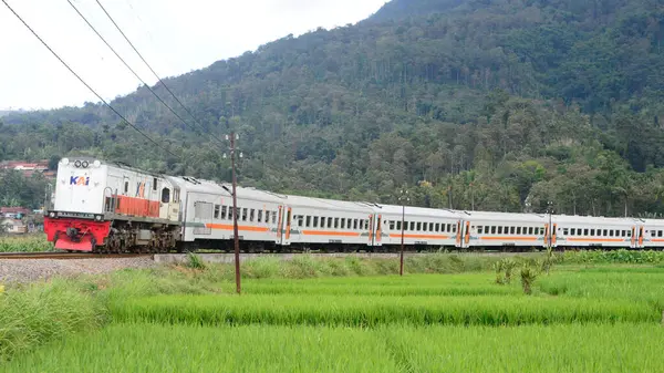 15 Mart 2025, Endonezya uzun mesafe treni ya da genel olarak KAJJ olarak bilinen