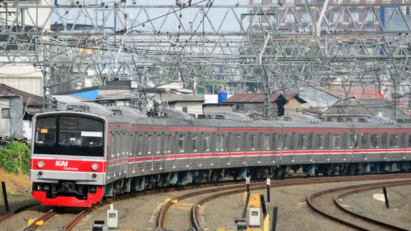04 Mart 2025, Endonezya Demiryolu 'nun ön görünümü veya halk arasında KRL olarak bilinir.