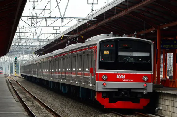 04 Mart 2025, Endonezya Demiryolu 'nun ön görünümü veya halk arasında KRL olarak bilinir.