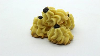 Beyaz arkaplanda reçel izole edilmiş Endonezya geleneksel pasta semprit