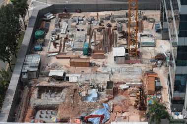 İnşaat alanı. İzinsiz giriş yasak.