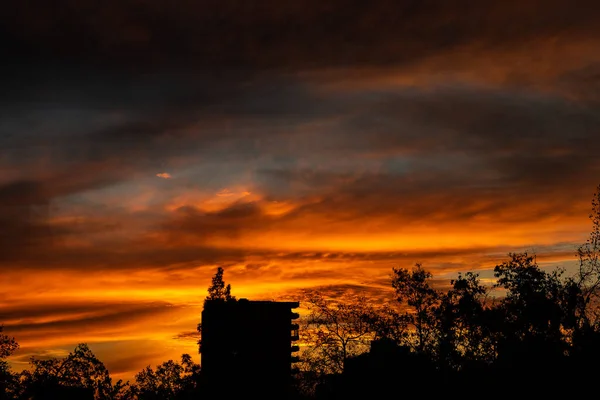 Vacker Orange Och Blå Himmel Höst Solnedgång Staden — Stockfoto