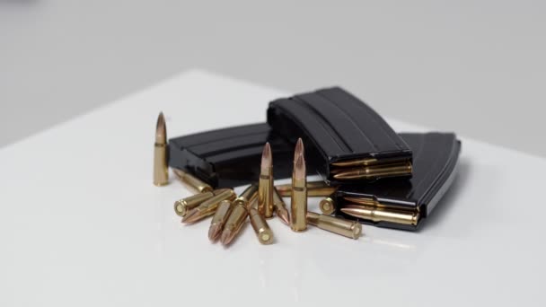 Ametralladora Militar Moderna Hierro Negro Cartuchos Armas Pequeñas Para Soldados — Vídeos de Stock