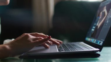 Programcı tasarımcı fotoğrafçı serbest yazar. Sosyal ağlar üzerinden kaydırır. Fotoğraf işleme, kitap eğitimi materyali çevrimiçi üniversite, arama materyali ilgisi, finansal verileri görüntüler.