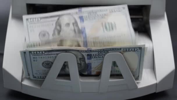 Een Telmachine Voor Het Tellen Van Dollarbiljetten Bankieren Commerciële Activiteiten — Stockvideo