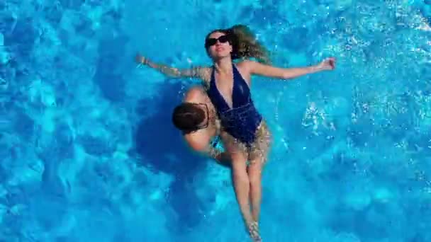 Drone View Couple Relaxing Swimming Pool Two People Enjoy Summer — Stock Video