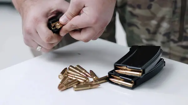 Hands Military Load Bullets Machine Shop Close — Stock Photo, Image