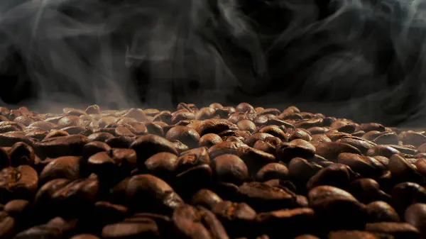 Nahaufnahme Von Gerösteten Braunen Kaffeebohnen — Stockfoto