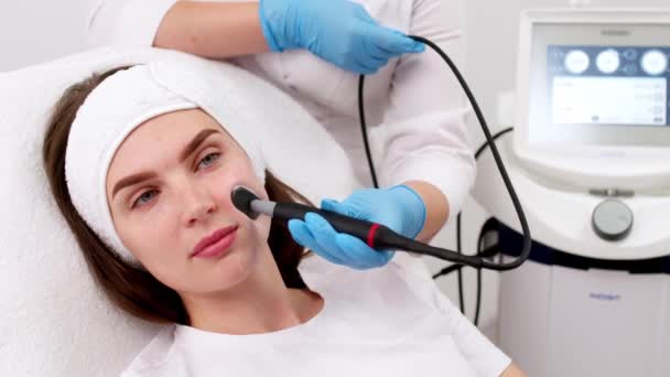 Cosmetologo Terapia Microcurrent Faccia Cura Della Pelle Professionale Concetto Trattamento — Video Stock