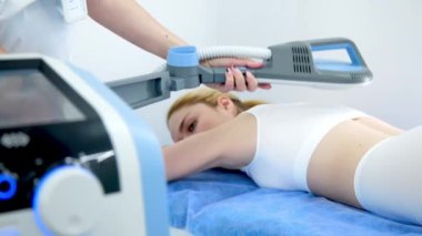 Hızlı kırık iyileştirme ve eklem tıkanıklığı tedavisi için SIS ile gelişmiş elektromanyetik tedavi. Üst düzey rehabilitasyon teknolojisi ve etkili iyileşme çözümleri sergilemek için ideal..