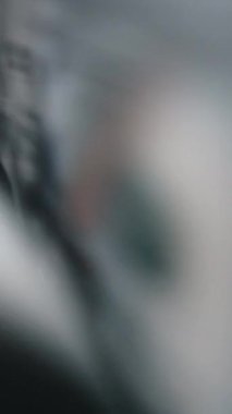 Para sayma makinesi kapanıyor. Makro görünüm sayma makinesi 100 Amerikan doları sayıyor. Para kavramı. İş finansmanı. Nakit para.