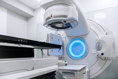 Terapötik Onkoloji içinde tıbbi lineer hızlandırıcı.