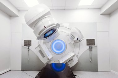 Radyoterapi, kanserin tedavisi için terapi onkolojisinde ileri tıbbi doğrusal hızlandırıcı